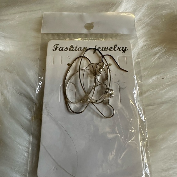 Jewelry - 🧡10/$10 Elegant Silver Fashion Jewelry Earrings